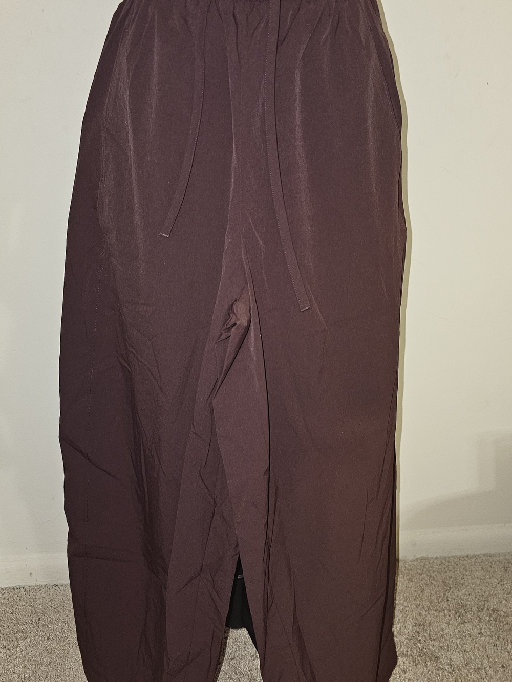 Wide-Leg Drawstring Pants in Plum
